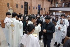 2025.12.24. 부송동성당 성탄 밤 미사(성탄예술제) #02 - 본당 앨범 - 부송동성당 2025.12.24. 부송동성당 성탄 밤 미사(성탄예술제) #02