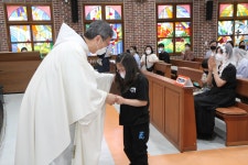 주일학교 어린이 주보 무지개 상 시상 - 2022년 행사사진 - 천주교대구대교구 대명성당 주일학교 어린이 주보 무지개 상 시상