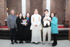 유아세례 - 나눔 이미지 - 천주교대구대교구 대명성당 유아세례