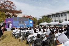 국회 잔디광장에서 펼친 ‘제12회 한국식문화세계화대축제’... 대한민국한식포럼 국회 잔디광장에서 펼친 ‘제12회 한국식문화세계화대축제’