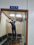 사장님은 지금 청소중 (1) - 볼링장 소식 - 속초 볼링장(올림픽 락 볼링센터) 사장님은 지금 청소중 (1)
