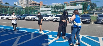 인사와 나눔 캠페인을 진행하였습니다. - 숭의이야기 - 숭의종합사회복지관 오랜만에 미추홀구청 주변에서 인사와 나눔 캠페인을 진행하였습니다.