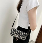 디올 새들 핸드폰가방 - bonnici 지갑 가방 - 지방시 보니치 디올 새들 핸드폰가방