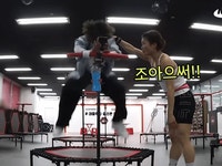 아이돌도 미치광이 만드는 김혜선 점핑 다이어트.jpgif - 신문보는 밀리 - 밀리토리네 아이돌도 미치광이 만드는 김혜선 점핑 다이어트.jpgif