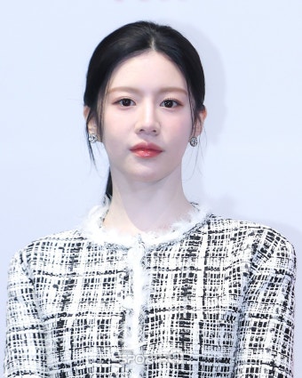 언슬전 제작 발표회 고윤정.jpgif -  ··· 하프타임 - 樂soccer 언슬전 제작 발표회 고윤정.jpgif