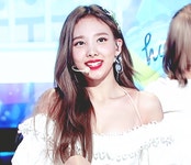 트와이스 나연 눈썹 바꾸기 전 후.gif - ★ ··· 하프타임 - 樂soccer 트와이스 나연 눈썹 바꾸기 전 후.gif