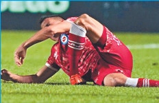 (심약자 클릭 금지) 루치아노 산체스 부상장면 jpg - ★ ··· 하프타임 - 樂soccer (심약자 클릭 금지) 루치아노 산체스 부상장면 jpg