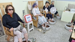 회원님과 함께 구리로 족욕 체험하고 왔어요 - 복지뉴스 - 사단법인 경기도지체장애인협회 안성시지회 회원님과 함께 구리로 족욕 체험하고 왔어요