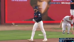 야구장 백현 생일광고 근황 - 🚀 이슈늬우스 - 방석 위로 모여라 야구장 백현 생일광고 근황