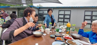 어버이 날 국수잔치(2022.5.8.일) - 성당 사진방 - 평택 고덕성당 어버이 날 국수잔치(2022.5.8.일)