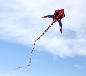 추억의 민속놀이ㅡ연띄우기ㅡ연띄우기는 바람의 힘을 ㅡ 이용하여 종이로 만든 ㅡ연을 하늘에 띄우면서 ㅡ 노는 민속 놀이이다.ㅡ - 청솔... 