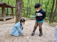 [숲견학] 수락산 동막골로 숲체험을 다녀왔어요~ - 열매반(7세) - 사진보따리 - 2022 온누리유치원 [숲견학] 수락산 동막골로 숲체험을 다녀왔어요~