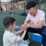 조카 바보 손흥민 - 엽기사진실 - 이종격투기 조카 바보 손흥민