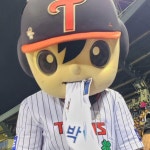 [야구] 타팀팬이 엘지트윈스 응원석을 가면 생기는 일 ㄷㄷㄷ - [이슈]... 동네 목욕탕 [야구] 타팀팬이 엘지트윈스 응원석을 가면 생기는 일 ㄷㄷㄷ