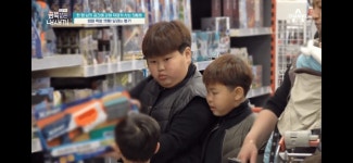 5형제 중 첫째로 동생들 돌보는 아이의 속마음...jpg - [이슈] 목욕탕 정보통 - 우리 동네 목욕탕 5형제 중 첫째로 동생들 돌보는 아이의... 