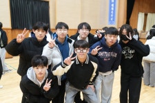 생활복 체육복 받았습니다. - 공지사항 - 남해해성고등학교 2024 신입생 생활복 체육복 받았습니다.