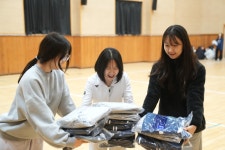 생활복 체육복 받았습니다. - 공지사항 - 남해해성고등학교 2024 신입생 생활복 체육복 받았습니다.