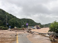 폭우로 무너져 내린 가평 CU - 별마당 - cafe 별장 폭우로 무너져 내린 가평 CU