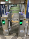 5월의 영등포구청역 2번출구앞 개찰구 - 역, 정거장 - Rail+ 철도동호회 5월의 영등포구청역 2번출구앞 개찰구