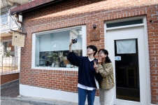 한강 작가가 운영하는 종로구 통의동 책방 오늘 - ㆍ신박한 사진방 - 한류열풍 사랑 한강 작가가 운영하는 종로구 통의동 책방 오늘