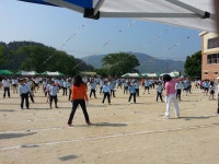 아련히 떠오르는 그시절 어릴때의 국민학교 운동회날 추억 - # 유래영9의 에세이 # - 육군3사관학교를 사랑하는 분들의 모임 육군3사관학교를... 