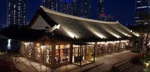 할리스커피 인천한옥마을점 - 악플달면 쩌리쩌려버려 - ＊여성시대＊ 차분한 20대들의 알흠다운 공간 할리스커피 인천한옥마을점