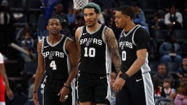 비판론자들의 바람대로라면 스퍼스는 큰 트레이드 실수를 저지를 수도 있다 - San Antonio Spurs [GO! Spurs GO! - I Love NBA I Love NBA