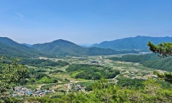 ＜성주봉＞- 경북 문경시 기암 명산~聖主峰 5월 17일 ＜200명산... 신청방 - 자유인산악회(☎02-834-1777) ＜성주봉＞- 경북 문경시 