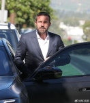 3/8 [벤 에플렉] 사과 먹으면서 피부과 가는 길 - _ 헐리웃 파파라치 - 아름다운 헐리우드 세상 3/8 [벤 에플렉] 사과 먹으면서 피부과 가는 길