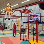 본격적으로 홍보 시작하는 넷플릭스 오징어게임 - 악플달면... 차분한 20대들의 알흠다운 공간 본격적으로 홍보 시작하는 넷플릭스 오징어게임