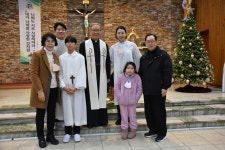 2023년12월가정성화미사(2) - 여 의 성 당 앨 범 - 여의동성당(구 동산동성당) 2023년12월가정성화미사(2)