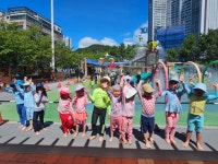 2025.07.25 우주반 민락수변공원물놀이터💦 - 2025 행사 및 견학 - 공립 대연어린이집 공립 대연어린이집