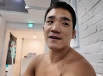 최근 스파링 파트너들이 다양해 진 듯한 코좀 체육관 - 논쟁/감상평 - 이종격투기 최근 스파링 파트너들이 다양해 진 듯한 코좀 체육관