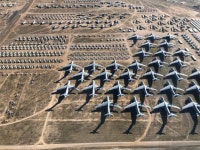 미국에 있다는 세계에서 가장 큰 비행기 주차장(무덤).gif - 엽기사진실 - 이종격투기 미국에 있다는 세계에서 가장 큰 비행기 주차장(무덤).gif