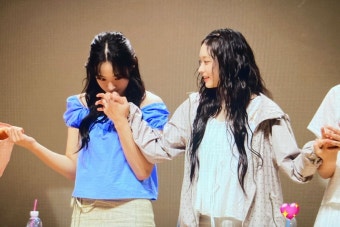 오늘 뉴진스 완전체 팬 싸인회 - 엽기사진실 - 이종격투기 오늘 뉴진스 완전체 팬 싸인회
