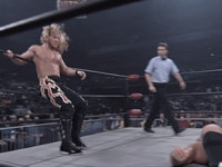 [WWE] 순간 판단력으로 제프하디 구해주는 제리코.gif - 웃긴자료... - 도탁스 (DOTAX) [WWE] 순간 판단력으로 제프하디 구해주는 제리코.gif