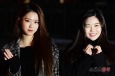 가만히 무표정으로 있으면 엄청 도도해 보이는 처자 둘 - 엽기사진실 - 이종격투기 가만히 무표정으로 있으면 엄청 도도해 보이는 처자 둘