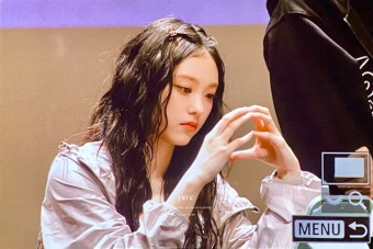 오늘 뉴진스 완전체 팬 싸인회 - 엽기사진실 - 이종격투기 오늘 뉴진스 완전체 팬 싸인회