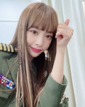 군대 제복 입은 브레이브 걸스 - 엽기사진실 - 이종격투기 군대 제복 입은 브레이브 걸스