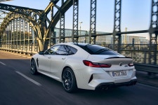 BMW M8 그란 쿠페 부분변경 - 엽기사진실 - 이종격투기 BMW M8 그란 쿠페 부분변경