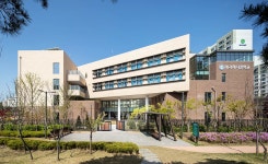 파격적인 형태로 지어지는 요즘 학교.jpg - 엽기사진실 - 이종격투기 파격적인 형태로 지어지는 요즘 학교.jpg