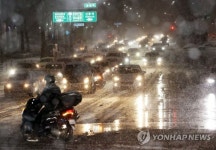 폭설 속 차량 추돌 사고 - 엽기사진실 - 이종격투기 폭설 속 차량 추돌 사고