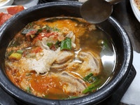 돼지국밥이 좋은 천조국 아재 - 엽기사진실 - 이종격투기 돼지국밥이 좋은 천조국 아재