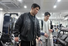 최근 스파링 파트너들이 다양해 진 듯한 코좀 체육관 - 논쟁/감상평 - 이종격투기 최근 스파링 파트너들이 다양해 진 듯한 코좀 체육관