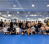 최근 스파링 파트너들이 다양해 진 듯한 코좀 체육관 - 논쟁/감상평 - 이종격투기 최근 스파링 파트너들이 다양해 진 듯한 코좀 체육관