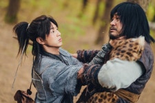 달이 뜨는 강 지수, 바보 온달이라 불린 이유 - 악플달면... 차분한 20대들의 알흠다운 공간 달이 뜨는 강 지수, 바보 온달이라 불린 이유