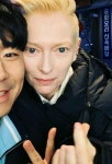 내한와서 이시언이랑 같이 광고찍은 틸다 스윈튼.jpg - 막이슈 - 쭉빵카페 내한와서 이시언이랑 같이 광고찍은 틸다 스윈튼.jpg