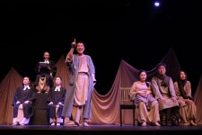 루마니아 ＜예외와 관습＞ 공연 사진 2 - 25년 루마니아 예외와 관습 - 연극집단 반 루마니아 ＜예외와 관습＞ 공연 사진 2