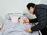 다른 요양원과 완전히 다른 것은 바로 이것입니다!!! - 효벤트 요양원 - 박진하 효벤트가 다른 요양원과 완전히 다른 것은 바로 이것입니다!!!