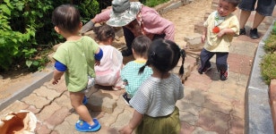 소리를 찾아서... - 👉양지꽃반 2반 (만1세) - 육영 숲 어린이집 소리를 찾아서...